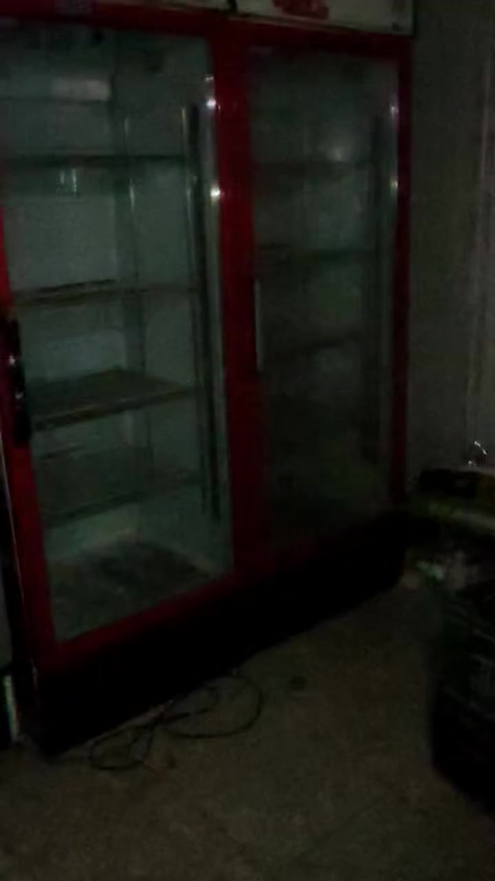 سلام عليكم برادات عمودي نضيفات شرط الفحص الوحدة ب 275 وبيها مجال 
والمجمدة 325
الاستفسار خاص او رصيد ***********
