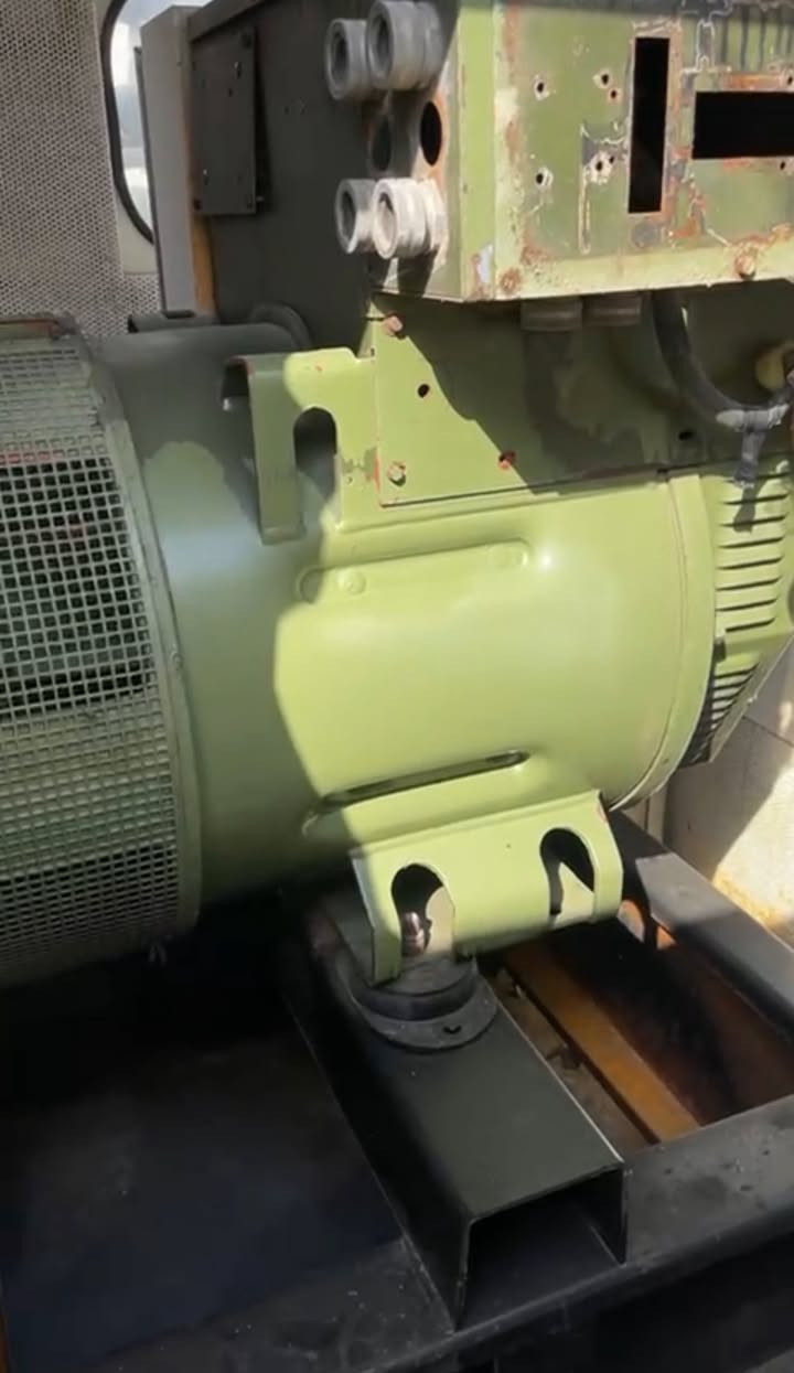 فالفو 74 كاتم جديده كلش
براد ثلاجه٠250كي 

السعر 85

***********
