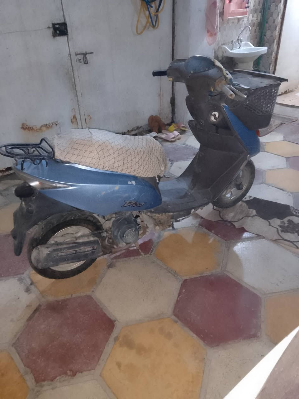 السعر125 كوم حديدماتشتغل دراجة هوندة ياباني طاكه السبرنكه مال الهندروالباتري تعبان المحرك مابي شي التضحيه شارع العيادة ‏‪0 773 729 0458‬‏
