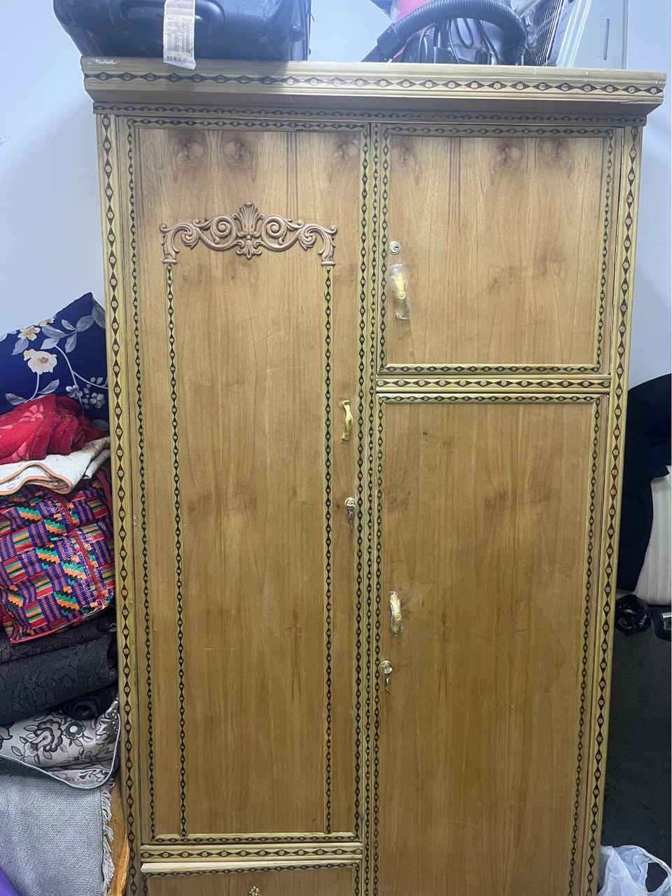 مبردات اثنين وحده ٢ ووحده ثنين ونص
طباخ وقنينه 
وكاونتر وسنك 
ثلاجه وغساله 
ونص تخم 
وتلفزيون 
وكنتور 
كلهن جدد مستعملات 
للبيع عنواني كراده داخل بغداد, العراق


**إذا كنت صاحب هذا الإعلان وتريد حذفه لأي سبب، رجاءا أرسل رسالة إلى الدعم الفني**
