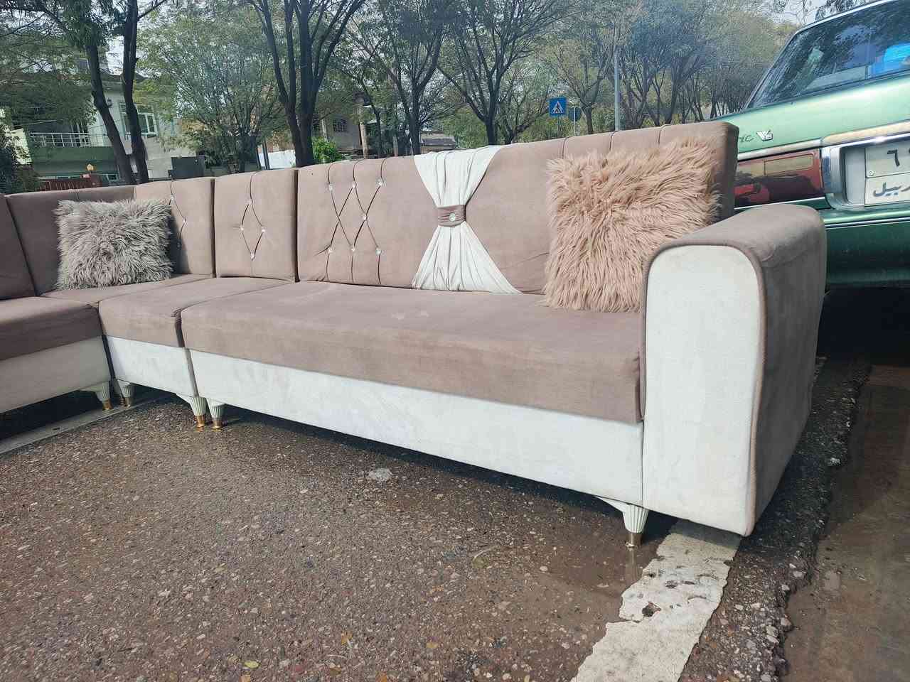 فرۆشتنی خیرا
10نە فە رییە دە سکردە
لۆک لۆکە بە لۆکی ماوە تە وە
نرخی تە نها 165هەزارە
ماڵ بۆ کە س دانانیم هە رکە س زووهات پیرۆزی بیت
ژ.م***********
شوین.کە لار
