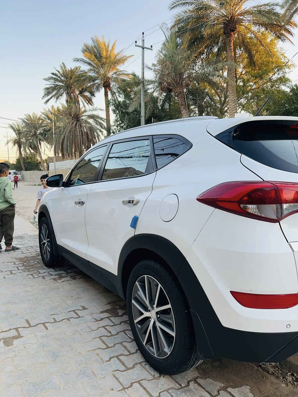 توسان مديل 2018خليجي مكفوله عد صبغ بل داير يم قلق بانزين حتىً بارد مابيه سياره جديد محرك 2000 بلادي بين شركه وكاله تحويل لد امامي خلفي يدات نيكل حساس خلفي باقي موصفات السعر 172 لاتصال ***********
