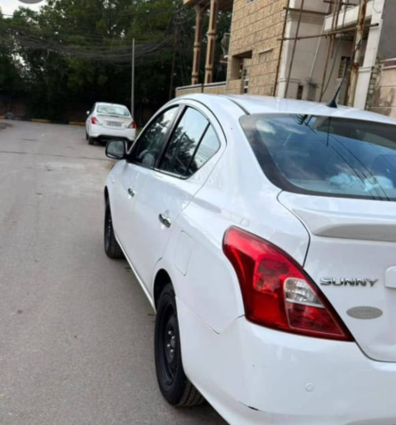 نيسان سني هندي موديل 22 (هندي)
كفاله عامة
ماشيه 45 الف كيلو 
رقم اربيل تحويل ثاني يوم 
بيه بارد بالباب مال صدر فقط 
السياره مسويلهه عزل بشكل كامل 
الجام تظليل عزل 
داش كام 
شاشه كار بلي و اندرويد اوتو لاسلكي
شاشه كبيره +كاميرا دواره
استخدام شخصي وافوله فقط  محسن

للمراوس مع byd فقط
العنوان شارع فلسطين 
***********
***********
