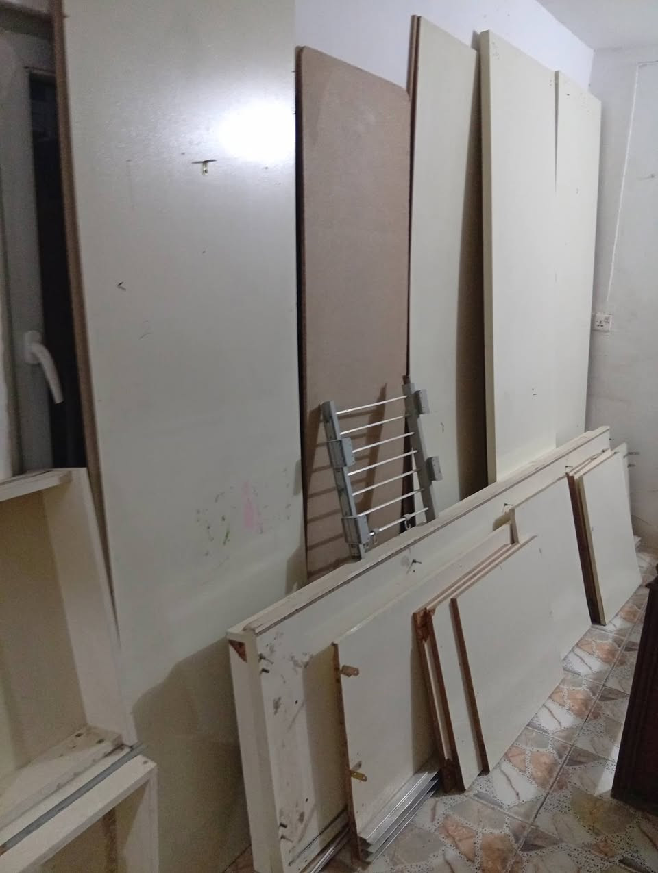 غرفه نوم تركيه 6قطع للبيع 
*********** المكان بابل حله حي العسكري
