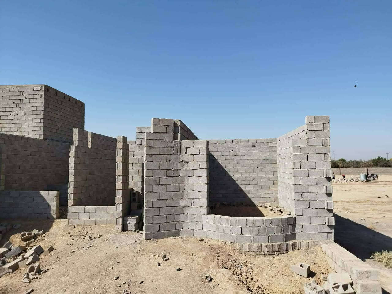 هيكل مثل ما موضح بالصوره للبيع واصل للصبه مساحه القطعه ٢٥٠م مساحه البناء ١٧٠م اساس صب
نهاية خلف الخضر فرع استاذ منصور الدندوشي
واصل مي و كهرباء و الصب يبعد 30 متر
***********
