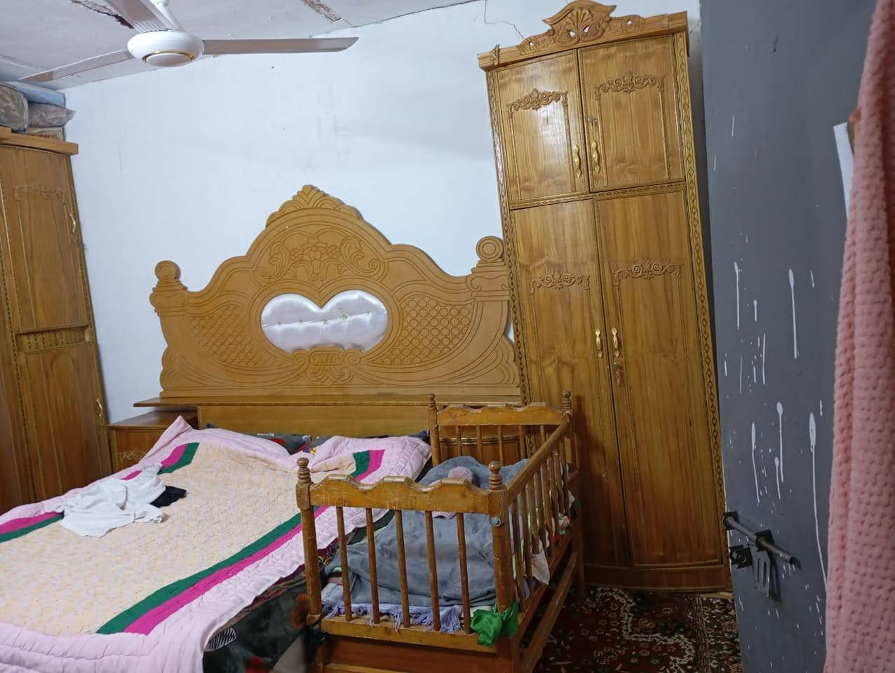 بيت بالزراعي مال العسكري شارع رقم 12 مساحته 150 بيت مرتب مجاري كهرباء شارع عريض سعره 33 بيه مجال بسيط التفاصيل اتصل ***********
