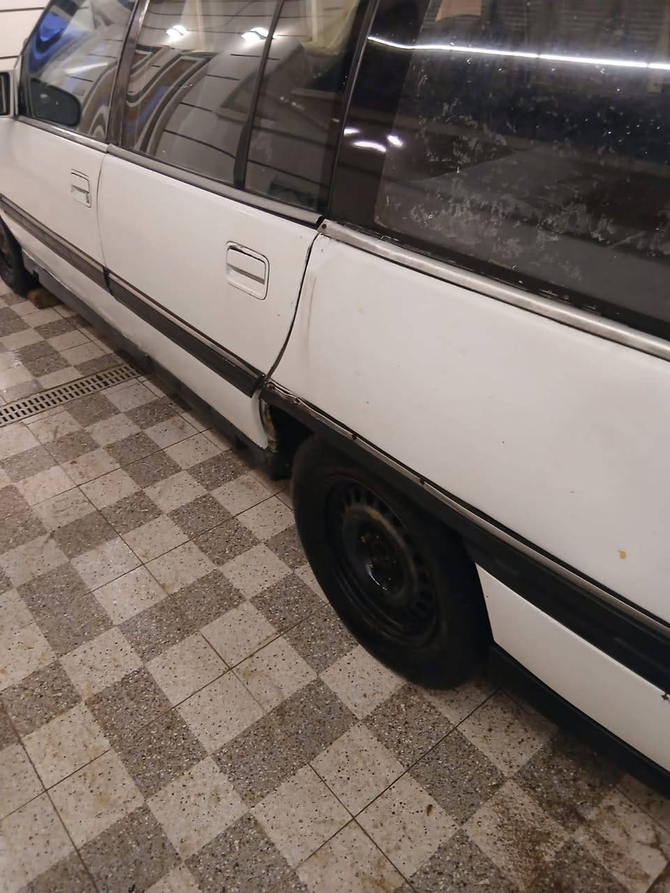 اوبل ستيشن موديل 1991 مشروع وطني تحويل مباشر رقم انبار كير عادي محرك  2000 سعر 25 
وبيهامجال  بسيط  ***********
