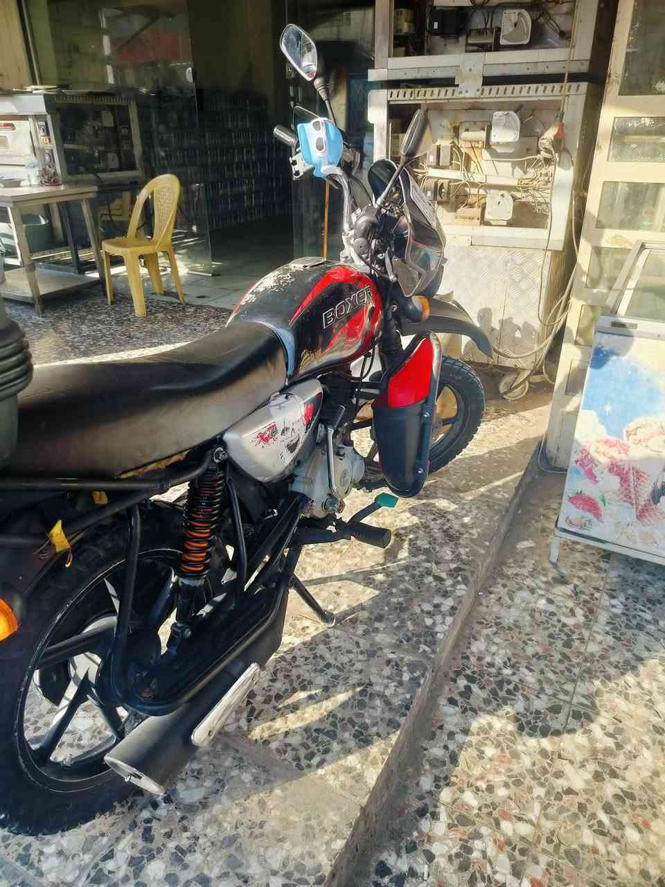 سلام عليكم.دراجه بوكسر 2020  مرقم بسمي كل شي مابيها الا غرامه ولا اي شي واتصال رقم ***********وسعر 1650وبيه مجال بسيط
