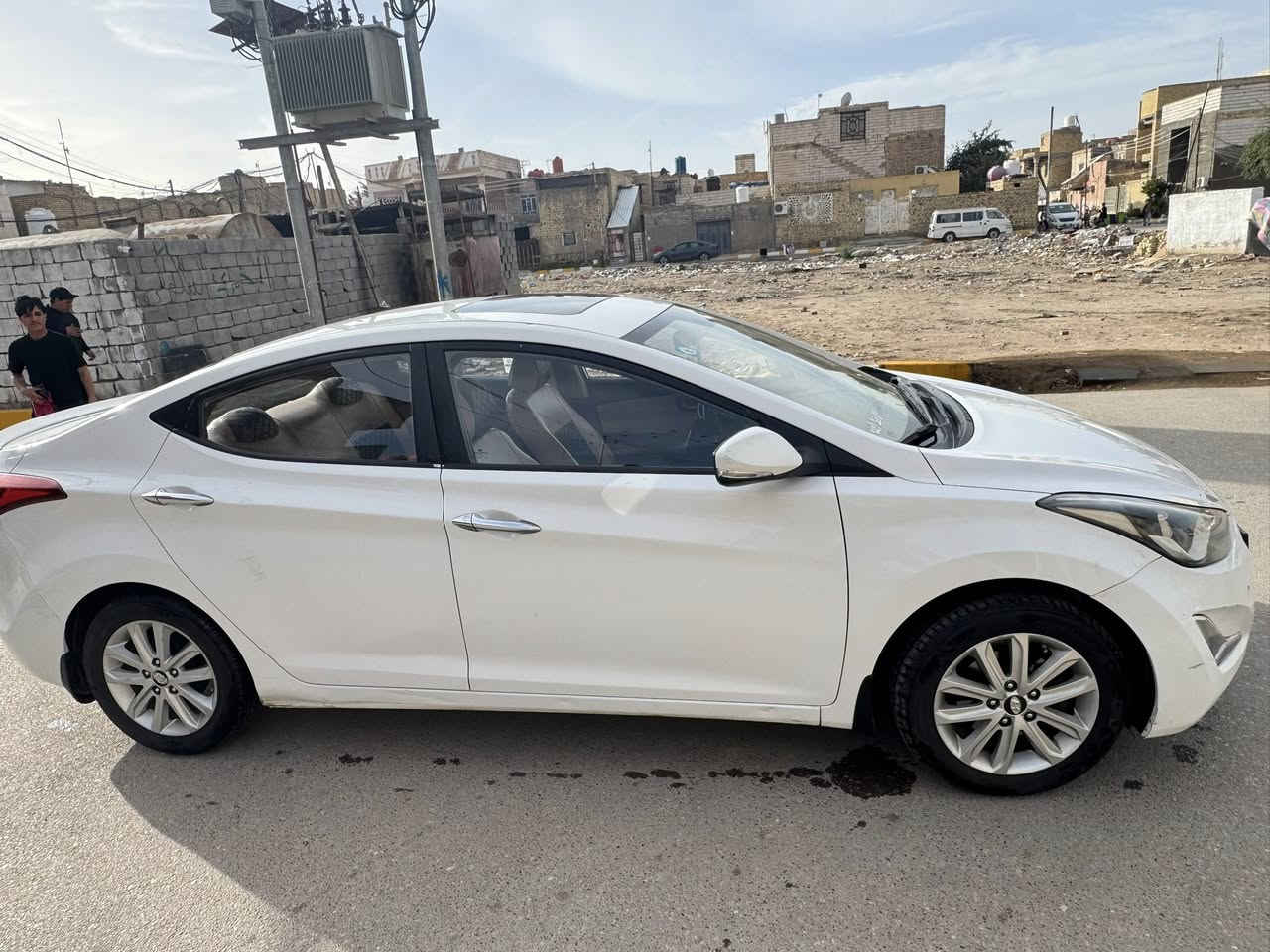 النترا2015  خليجي 1800 السياره جاهزا من تبريد حداديه  سياره بيهه قطعتين فقط لاستفسار عله هاذا الرقم ***********
