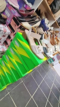 صندل نسائي • فلات • كعب