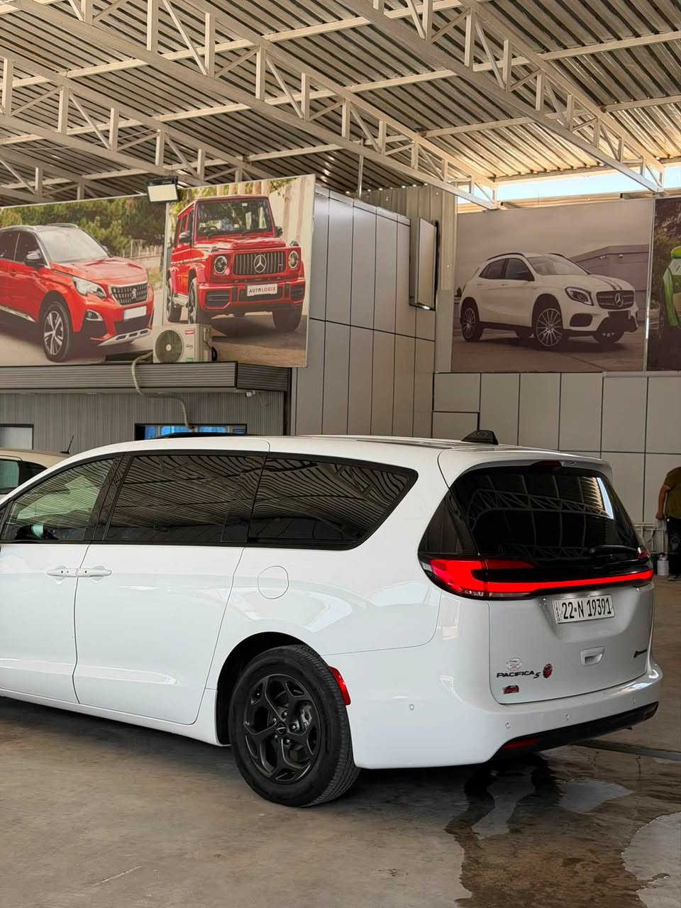 للبيع باسفيكا 2023 هايبرد لمتدد s 
السياره مكفوله كير مكينه 
حادث السياره فقط بنيد مصبوغ 
عداد السياره 51.000 الف 
السياره فول مواصفات للاخير شاشات كامره داخليه بانوراما حساسات كامرات 360 درجه رادار اضويه ترحيبيه من تتقرب يم السياره  بعني السياره شنو ببالك مواصفات بيها 
سعر السيارة 278$
رقم اربيل 
مكان السياره البياع 
للتواصل واتس او اتصال 
***********
***********

