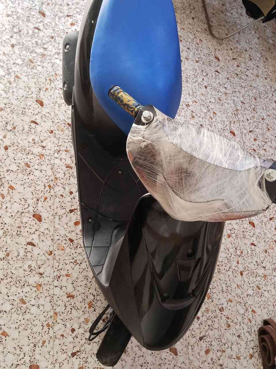 سلام عليكم شباب دراجه ساسوكي نضيفه كلش البيع المجر الكبير السعر 400 وبيها مجال قليل الكهربايات شغاله سلف وهندر***********
