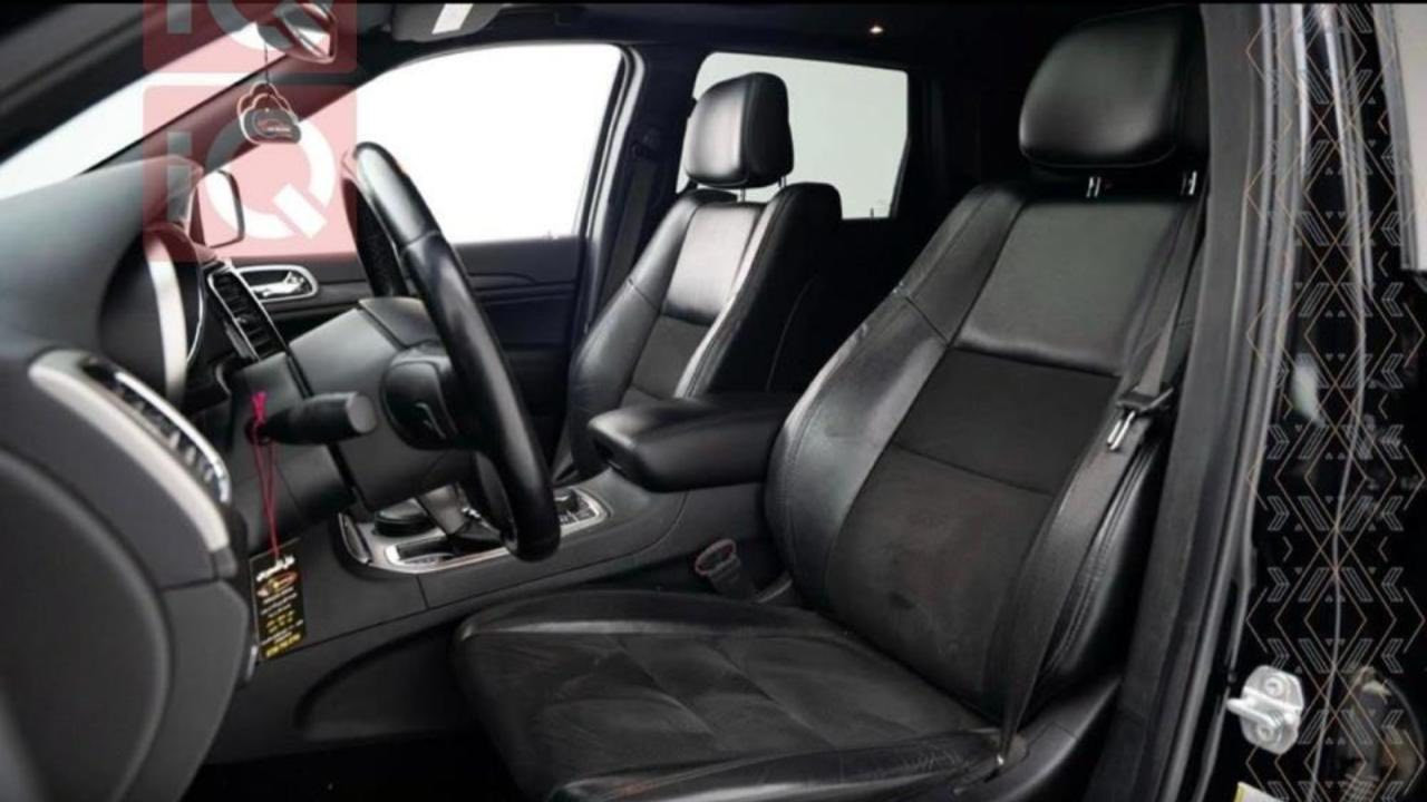 جيب گراند شيروكي بلاك توب موديل 2021 رقم أربيل جديد فول فول مواصفات 
ضرر قطعه واحده فقط جامرلغ جهة السايق بدون دواخل 

رادار امامي 
الكاميرا الخلفيه 
مستشعر وقوف 
تدفئه المقاعد 
تبريد المقاعد 
تدفئه تبريد مقود السيارة 
مرايا جانبيه كهربائية 
توقف ذاتي 
نقط عمياء 
تحديد مسار 
تثبيت سرعه 
لايت زينول
صندوك كهربائي 
تشغيل عن بعد 
شاشه كبيره ابل كار بلاي 
التنبيه عند مغادره المسار 
مانع انزلاق 
اوتو بارك
للاستفسار 
***********
