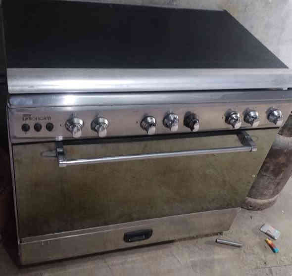 طباخ مصري ٥عيون نوعية نيونير شغال ع الفحص السعر ١٩٠بي مجال العنوان قرية المختار *********** بي واتساب
