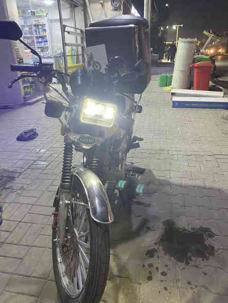 السلام عليكم دراجه أيراني مديل 2025 مستخدمه ٣ اشهر بس ماشيه ٦٠٠٠ مكفوله طخه مبيها سعرها ٧٥٠ قفل مكاني مدينه الصدر 
رقمي ***********
