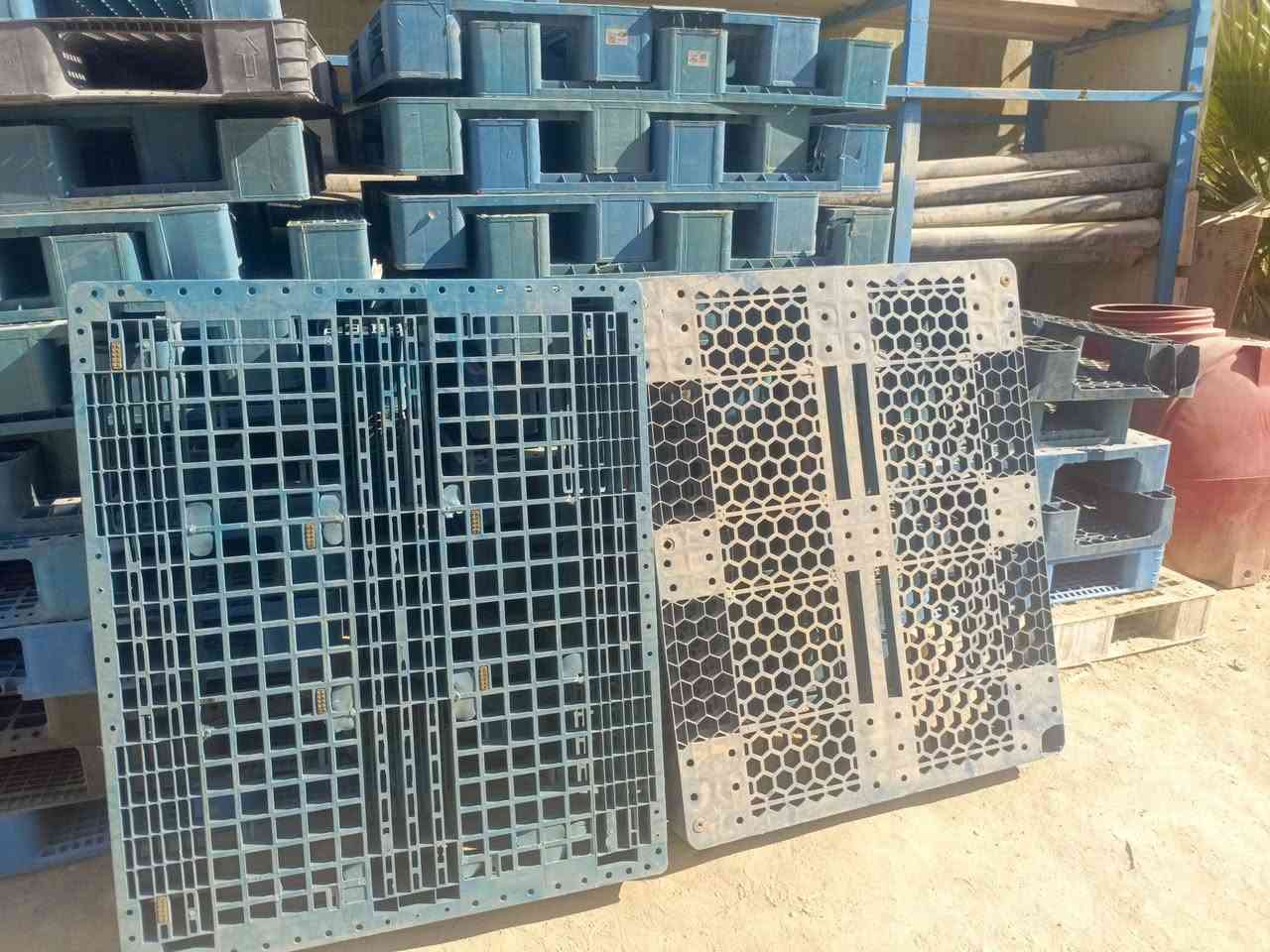 متوفر جلكان  ٢٠ لتر للبيع 
وسكيب عدد ٢٠٠  للبيع
بابل /***********
