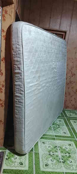 فراش نوم للبيع نظيف جدا مستعمل موده قصيره السعر 45 مع المجال العنوان النجف الاشرف ***********
