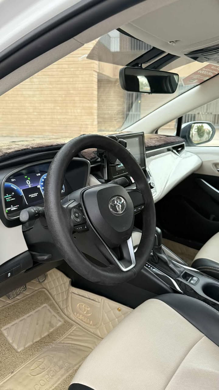 السلام عليكم 
🔴كورلا هايبرد 2024 ياباني خليجي وكالة جيهان للبيع فقط
🔴 هايبرد
🔴جيهان بعدها داخل الضمان  
🔴لون ابيض مكفولة كفالة عامة بيها طخة بسيطة بالدعامية وحافة البنيد
🔴رقم اربيل بأسمي تحويل ثاني يوم 
🔴محرك 1800 هايبرد 
🔴تشغيل عن بعد 
🔴ثلاث انظمة قيادة (eco-normal-sport)
🔴شحن تايبسي فول
🔴تبريد بيانو
🔴فول حساسات
🔴مري جانبية كهرباء
🔴تحكم ستيرن
🔴عداد سرعة ديجتل
🔴 مدخل USB+TYPE_c
🔴دبل ايرباك 
⚪️ السيارة 
⚪️ماشية  33 الف كيلو قابل للزيادة
⚪️مكاني سامراء 
ضمان للبطارية الهايبرد 8 سنوات
السيارة تم شرائها بشهر الـ11 2024 يعني بعد سنتين للضمان 
⚪️الرقم للتواصل ***********
