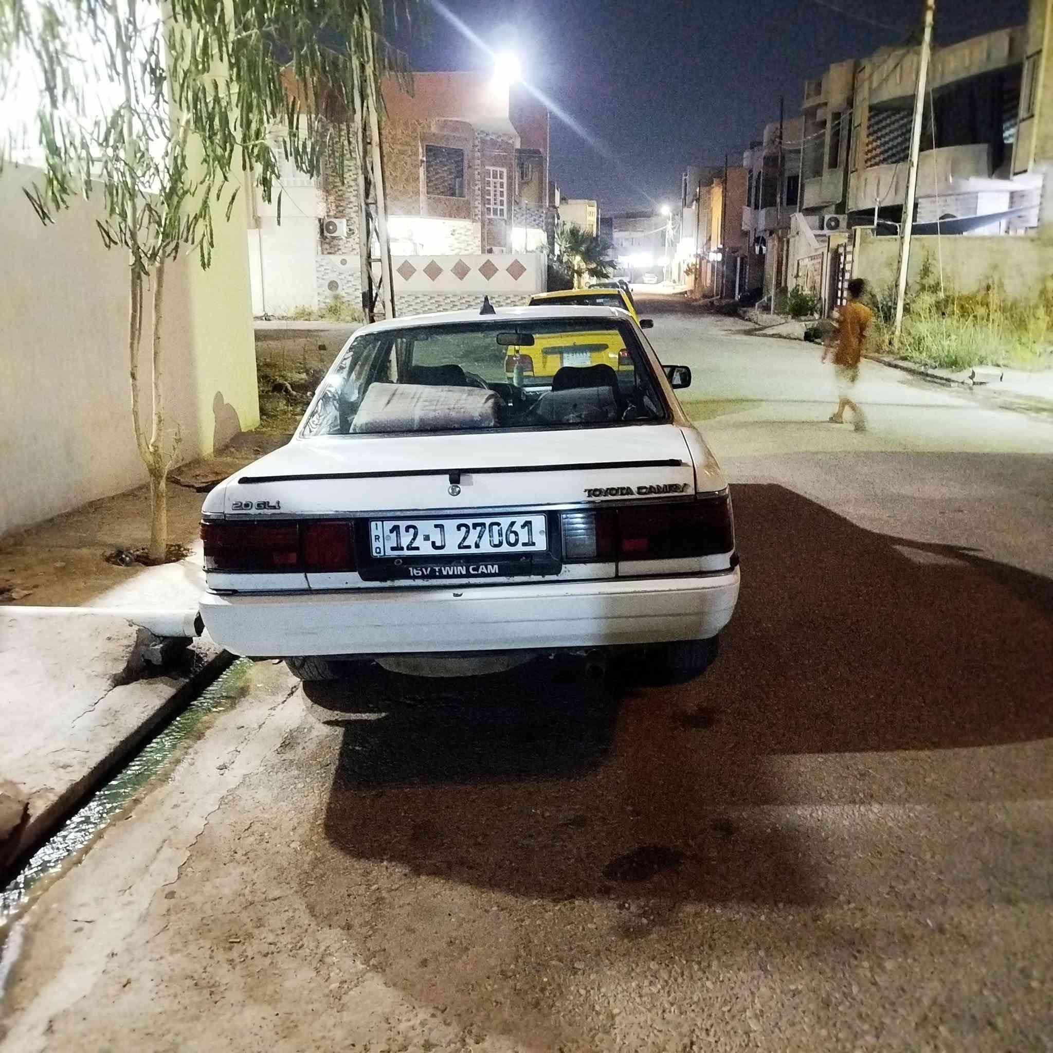 تيوتا كامري للبيع... او  مراوس .
موديل 1991
مكينة وكير شرط طخم جديد سيارة كير توماتيك رقم نينوى مصطرة شرط التحويل السيارة اني الشرعي مكاني موصل السعر 38 وبي مجال 
***********
