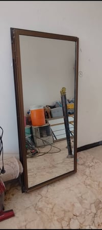 * للبيع محل حلاقه تجهيزات فقط * ميز تواليت  طويل كومدي مجرات  مع المري...