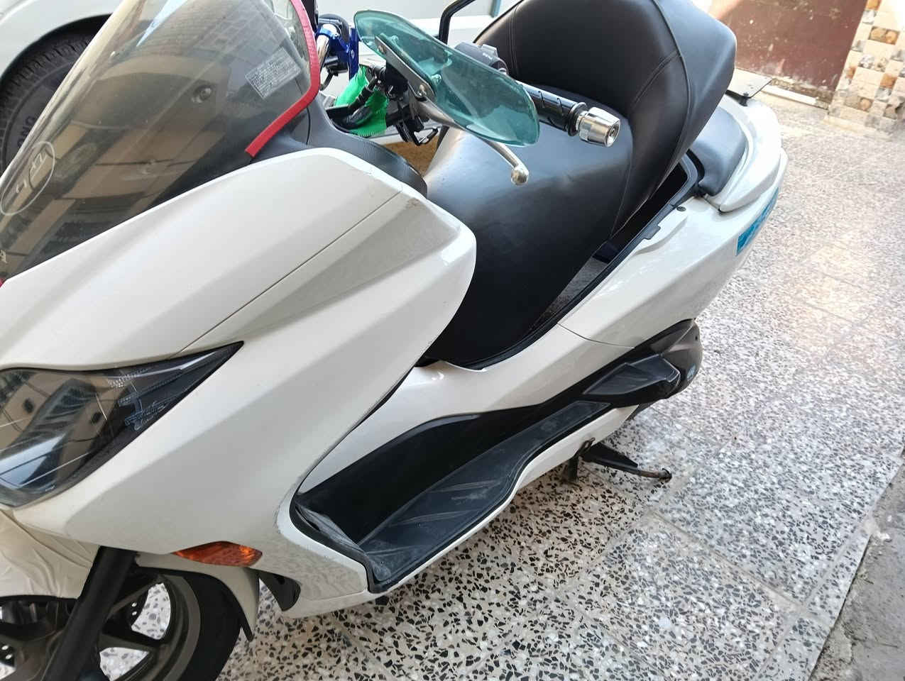 السلام عيكم دراجة فورزا 010 S7  
سعر 2مليون 
***********
