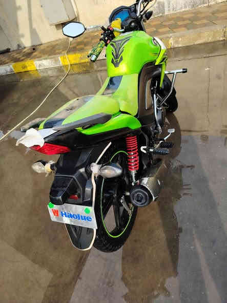 دراجه هاوجي موديل ١٩ مسجل سنويه كلشي كامل باقي بس تستلم لوحات بي رصعه خفيفه بتانكي فقط السعر 15 بي مجال قليل رقم الهاتف *********** مكاني تأميم
