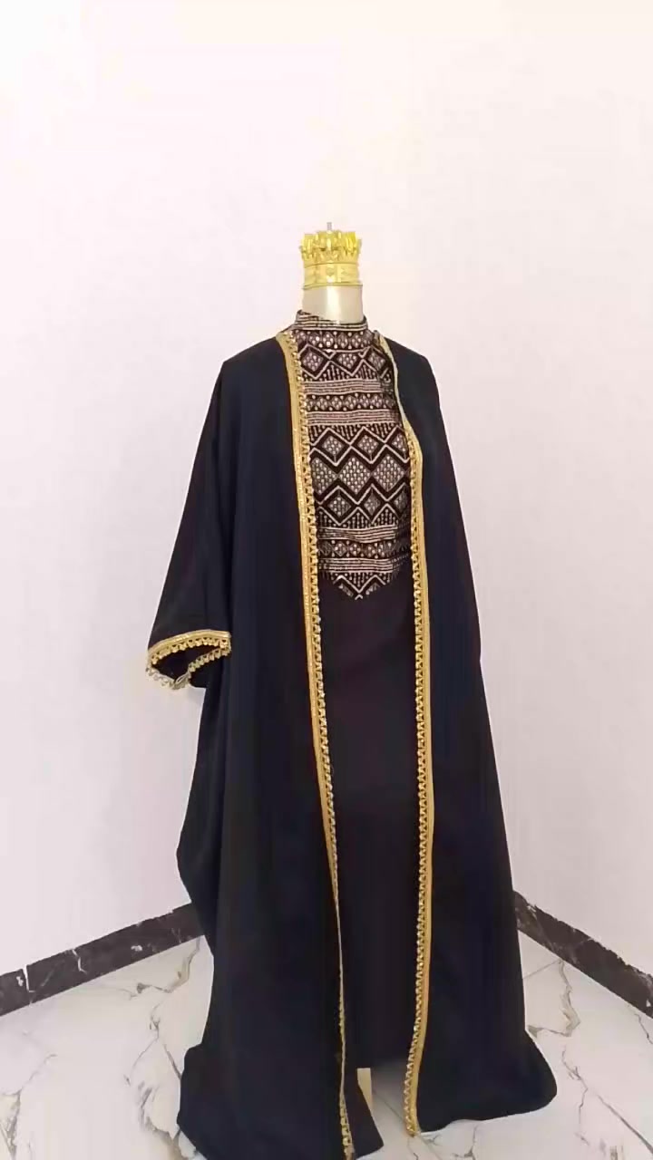 الاسود يلبس من من قياس ٤٠ ل٤٤
البيجي كذالك 
الابيض يلبس ٤٦ ل٤٨


**إذا كنت صاحب هذا الإعلان وتريد حذفه لأي سبب، رجاءا أرسل رسالة إلى الدعم الفني**