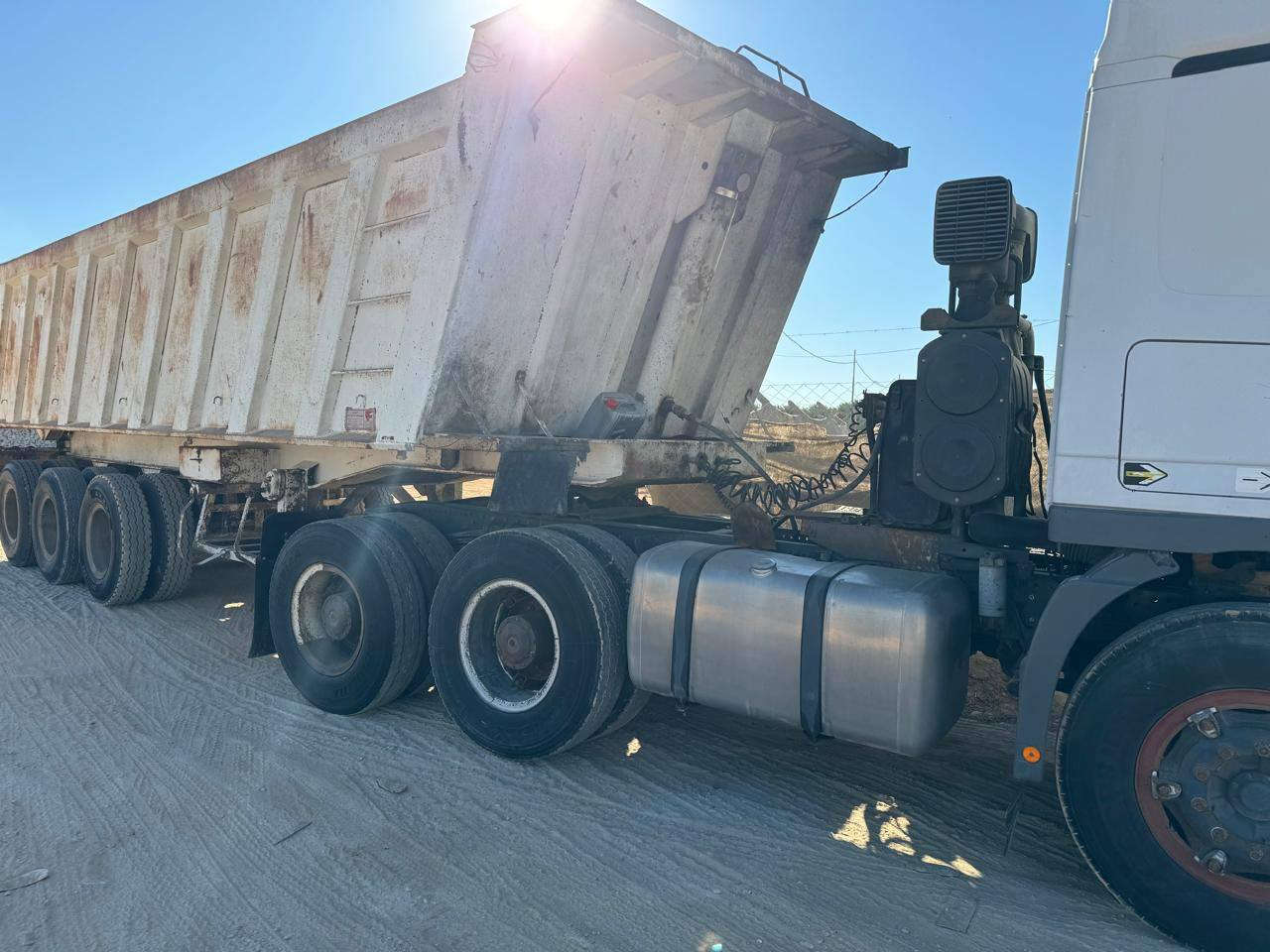 سلام عليكم للبيع عربانه ٤٥ مترمكفوله تخم تاير السعر ١٨٠ موجوده بكربلاء
***********
