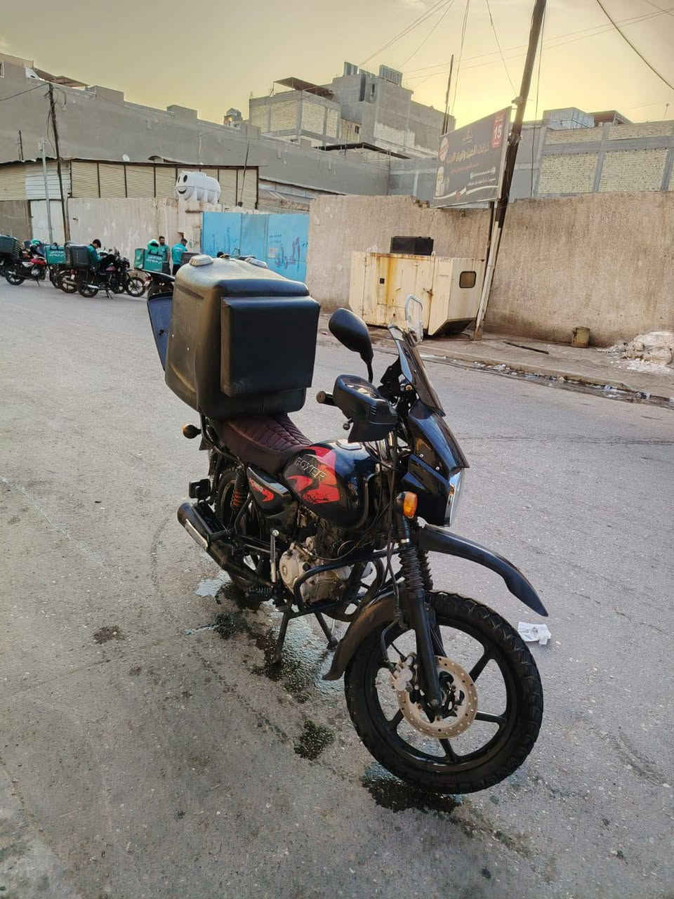 بوكسر 23  بالسنوية 22
بيها زنون مرعب
الدراجة خيرر من الله تجفيت الوكالة بعدهي بالضمان شلعه ومعدل تشك الكاع كاملة الدراجة عوزها سايق 2300 بيها مجال 
 فقط واتس واتصال 
*********** 
مكاني المشتل
