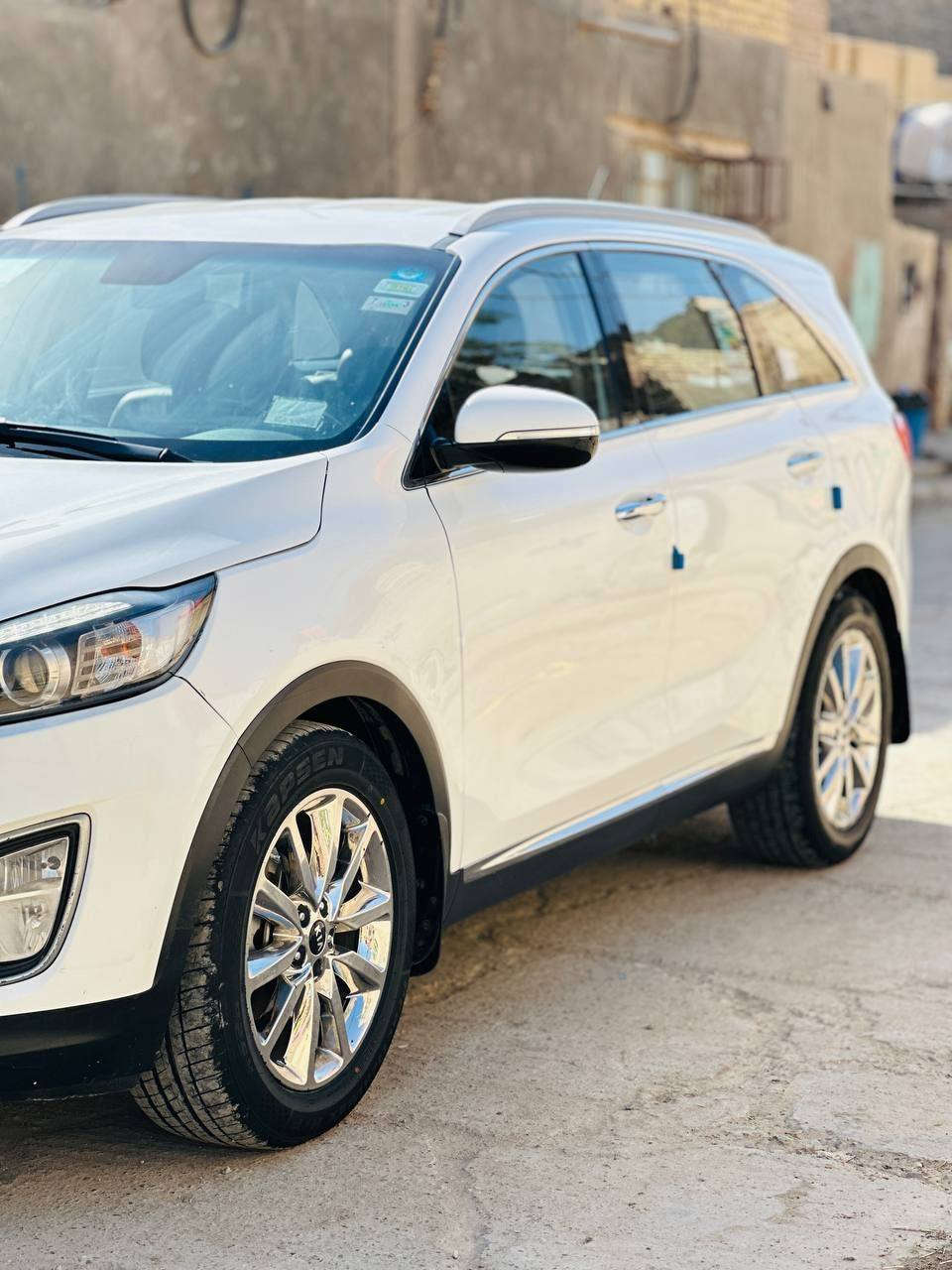 سورنتو 2016 خليجي 
محرك 6سلندر كفاله عامه 
بيه صبغ فقط بنيد 
بصمه 
هند بريك بصمه 
فور ويل 
حساس امامي خلفي 
كشنات جلد 
بردات خلفيه 
كشنات تدفئه تبريد 
كشنات كهرباء 
صندوق كهرباء 
ويل كب كروم 
تبريد 3 قطع 
مري شفط 
وباقي المواصفات المعروفه
مكان السياره بابل الهاشميه 
☎️ ***********
