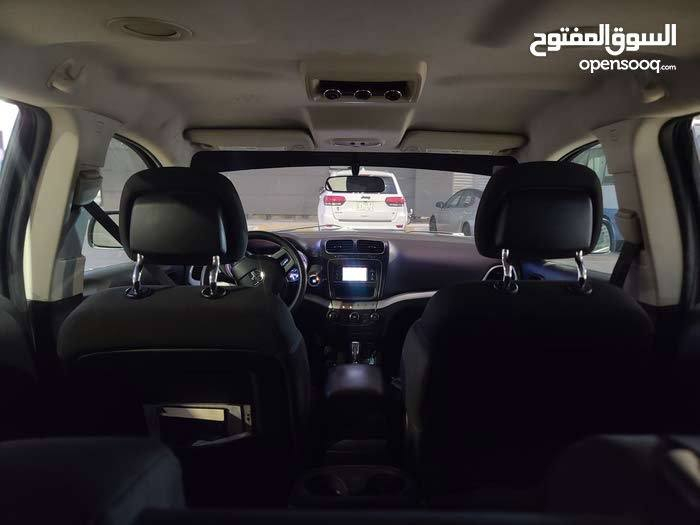 للبيع دوج جورني
7 راكب 
3 قطع تبريد 

رقم بغداد   87474

 Sxt موديل 2017

اللون سلفر

ماشية 133 ألف كيلو    
  
   Flex fuel  محرك 6 سلندر، 

امبدل بيها بونيد فقط، ويحتاج إعادةصبغ للبونيد 

السيارةنظيفة ومحافظة

 الموقع: بغداد اليرموك 
  ***********
    140 السعر قابل للنقاش
