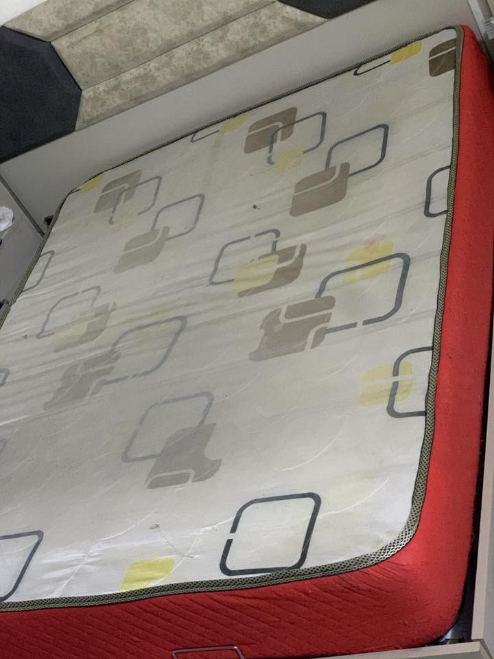 دوشك للبيع مستعمل بحالة جيده السعر ٧٠ وبي مجال بسيط للاستفسار الاتصال ع الرقم ***********
