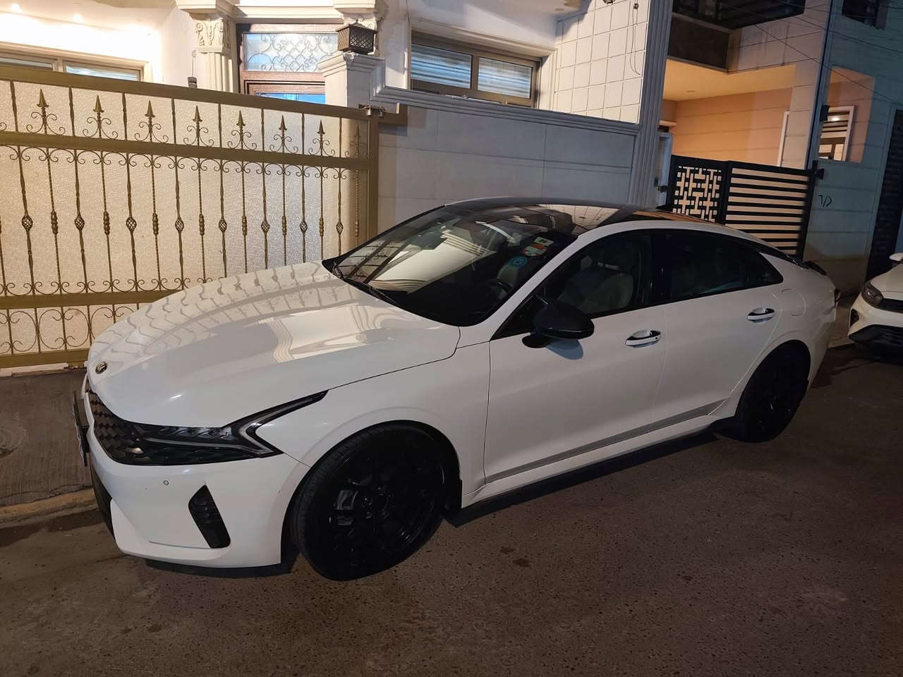 سلام عليكم

كي فايف ابيض خليجي 2021 مكفولة نظيفة جدا محرك 2500 داخل بيج ماشية 70 سعرها 200 ورقة مكان بغداد حي الحسين

للتواصل ***********
