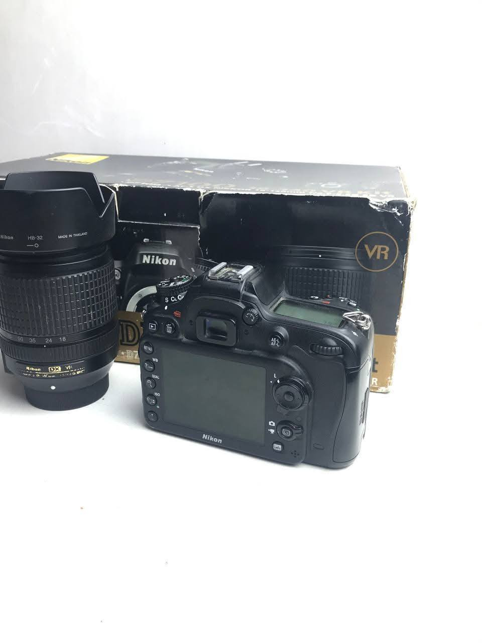 كامرة نيكون 7100D للبيع نظافه 100/100 مع عدسة نيكون 18-70 VR ونظافة فول تجي تفحص بعينك وشوف 
السعر خاص 📸🖤 (***********)
