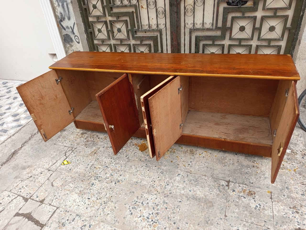 كمداين مجرات عدد ٤ شرط شرط النظافه شغل ثقيل سعر الوحده ٣٠ الف
مناميه ٥ ابواب شرط النظافه شغل ثقيل سعرها ٤٥ الف
رفاعي يم طرشي الشفاء ***********
