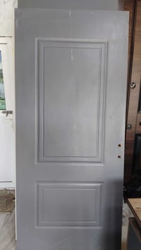 باب داخلي تركي بس شخوط بسيطه جديد السعر مع الشد داخل بغداد ١٥٠ الف كام...