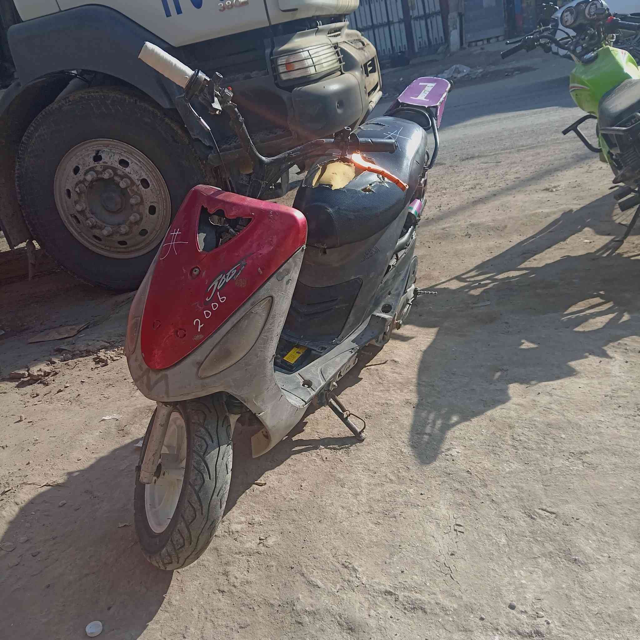 السلام عليكم دراجه ماكس منغولي مال لعب 
بوشه.. 55
صالنصه. fm
وياله نجمه لون. ابيض 
تايرات جدد
ما بيه نقص بس ترتيبات صغر
السعر 300 ويه مجال 
مكاني حله طهمازيه
*********** بي واساب فقط
*********** بي خط فقط
وليريد بقي كفراته موجوده❤
