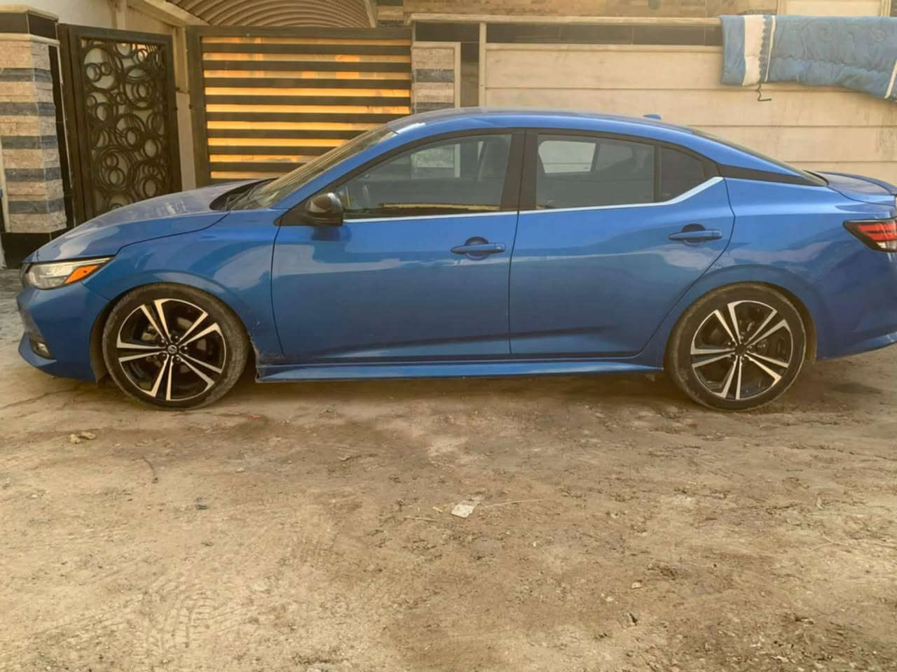 نيسان سنترا موديل ٢١ للبيع ضرر ربع البنيد وبارد بلجاملغ رقم أربيل مواصفات SR السعر ١٢٠ وبيها مجال للشراي العنوان البكريه قرب جسر الغزاليه ***********
