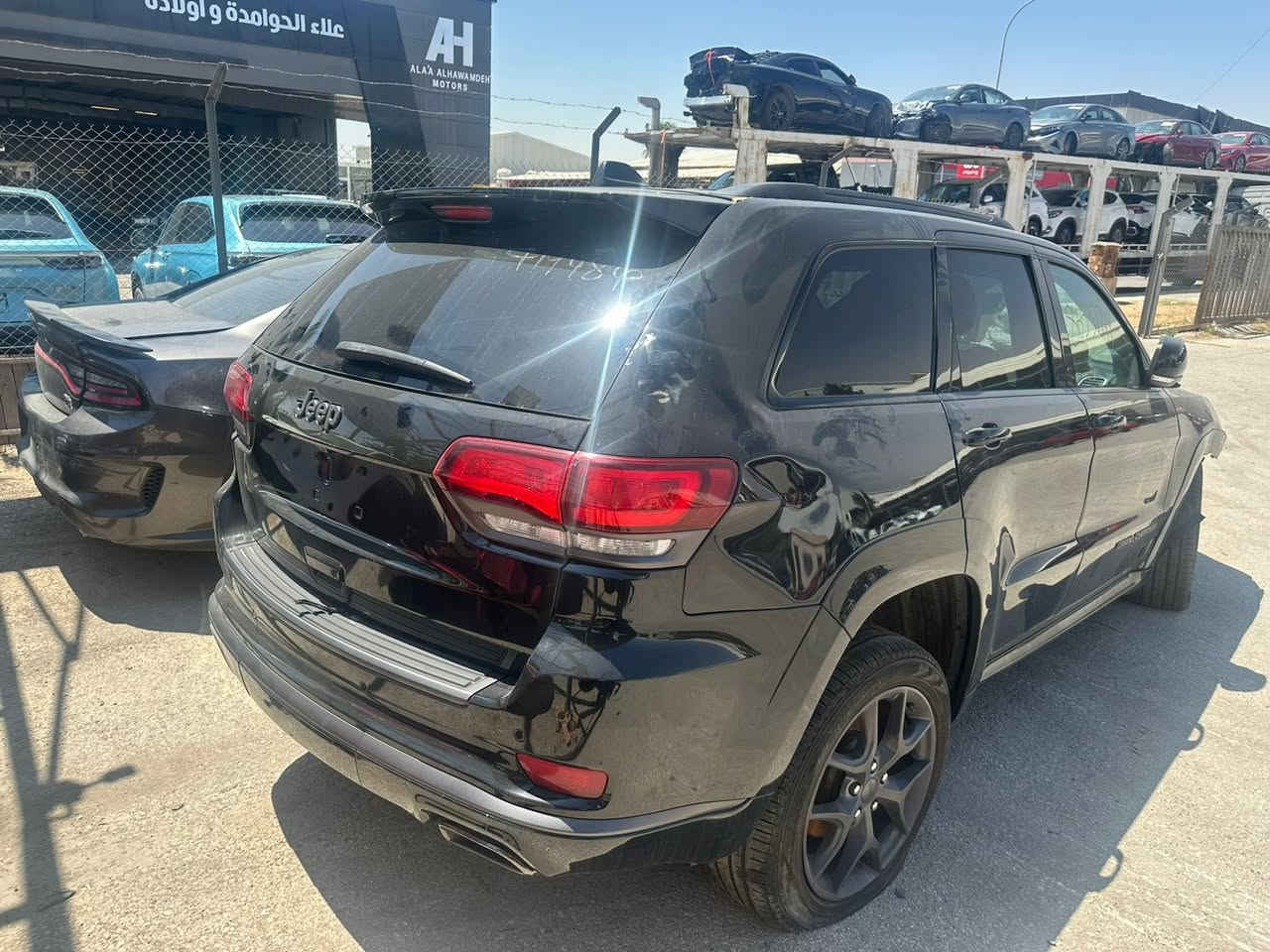 سلام عليكم للبيع جيب كراند شيروكي موديل 2020 دخول جديد على كتاب مال خارجيه السياره لمتد x بصمه شاشه بانورما فور ويل شاشه كامرا تحكمات رادارات كشن جلد محرك 3600 حادثها موضح بصور قبل وبعد تصليح
وبعد بيهه مواصفات 
مكان السياره حي الجهاد 
السعر 285 مع الرقم 
لاستفسار اكثر الاتصال ع الرقم
***********
مكان السياره حي الجهاد
