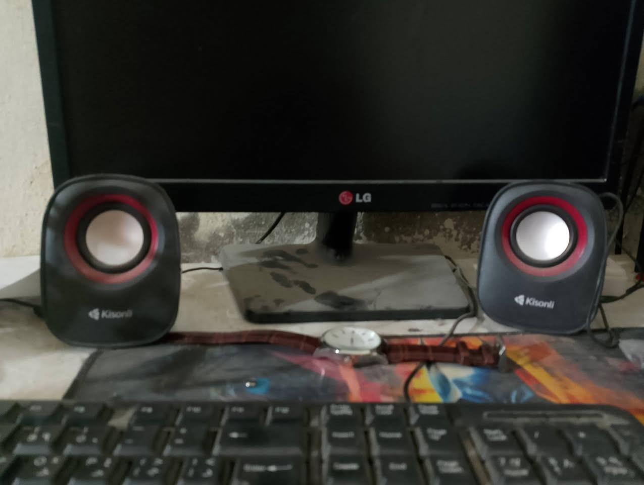 من رخصة الادمن!
حاسبه للبيع مواصفاته: 
نوع الجهاز: HP Compaq Pro 6305 SFF (جهاز مكتبي من شركة HP).المعالج (CPU): AMD A8-5500B APU مع معالج رسوميات Radeon HD Graphics مدمج. يحتوي المعالج على 4 أنوية وتردد يصل إلى 3.2 جيجاهرتز.الذاكرة العشوائية (RAM): سعة 12 جيجابايت (12288MB).نظام التشغيل: Windows 10 Pro بمعمارية 64-bit.(موضح بصورة) 
ملحقاته: ثنين ماوس باد-سماعة مكتبيه-سماعة رأس-usp مال واي فاي-كيبورد-ماوس-انارة ديكور-شاشة(بيه شخط بس ما مأثر عليه)-كيبلات التشغيل. 
السعر: 140


**إذا كنت صاحب هذا الإعلان وتريد حذفه لأي سبب، رجاءا أرسل رسالة إلى الدعم الفني**