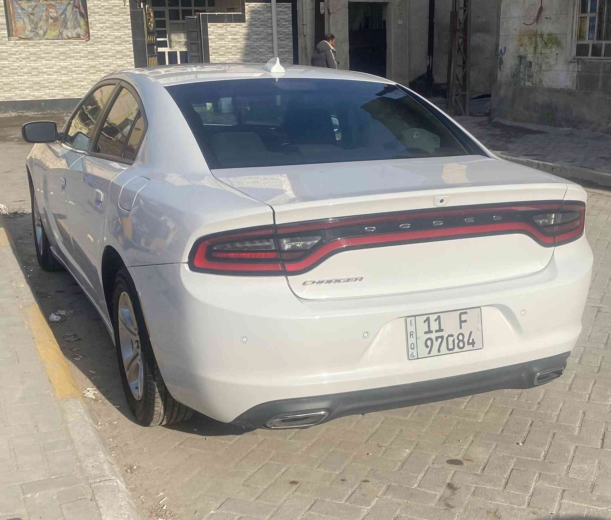 سلام عليكم
جارجر موديل 2023 sxt 
حادثها مثل ماموضح بل صورة السعر 265$ 
للاستفسار ***********
