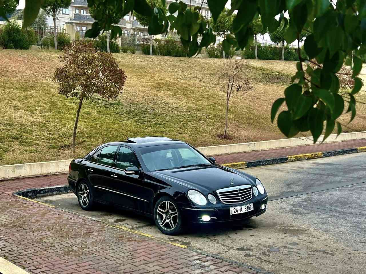 سلام عليكم اخوان بيع مارسدس بنز الوحش الماني w211  للبيع قبل كلشي اسعر جوه السوك بكل معاني احب كل يستفاد
تحطيم الاسعار 
سعره 112$ورقة فقط وبي محال كلش قليل 
موديل 2008
لون ملك الاوان اسود كذابي 
ELE GANCE فوول مواصفات
محرك KOMPRESSOR محرك وكير بلباكيت جديد شادله سياره بدون ضرر جاملغات خلفي مرشوشه+باب 
بدون حادث. بدون دواخل 
مواصفات فووول
سلايت
دبل كير 
كير عادي+اوتو
شاشه جبير
كامره خلفيه
شاشه اندروين
حساسات
حساس امامي حساس خلفي
كشنات كهربائث
كشنات هيتر 
شاشه شمعه
سويج شخاطه
امرايات اشارة
امرايات متحرك كهربائي
تحديد سرعة
مانع انزلاق
فوليوم جهتين
داخل فورميكا ملكي
تبريد قطعتين
تبريد مركزي
صندوك ريموت
جامات. اوتوو
جامات حساس
بلاجكتور زينون
لايتات زينون
تخم ويايله AMG
مكان السياره #سليمانيه
سياره بأسمنا تريد وكالة تريد تحويل اني اخوان رجاء لحد يكسر بحلال العالم عندك بنظافة جوه سعري اني شرايه واريده للخبزه حاضر سعره 112$ورقة فقط وبي محال كلش قليل للاستفسار اكثر *********** اخوكم دلشاد دلوي وعندي فيديو كامل لسياره ع نفس رقم على وات ساب ادزه لشراي خادم لطيبين. تحياتي لجميع🌹
