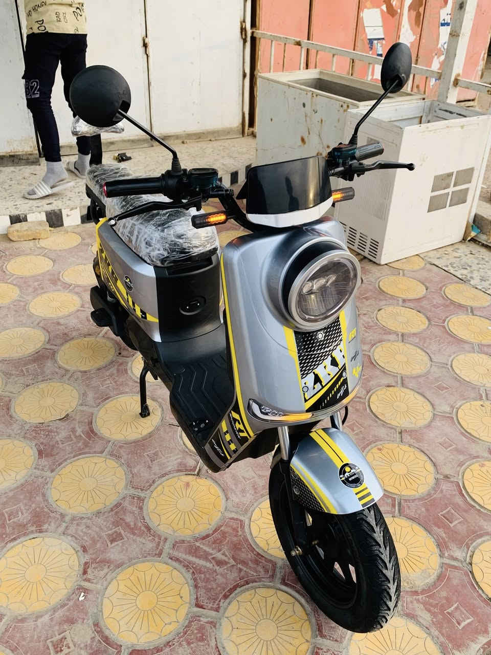 للبيع دراجه نضافه ٩٩/١٠٠ متوزاي عل بيعته مكاني   مديل ٢٠٢٥كوفه عباسيه سعر مناسب  رقم ***********
