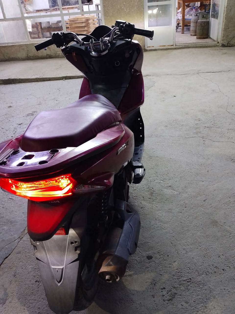 سلام عليكمpcx دراجه كلشي موضح بل فيديو سعر 700وبيهة مجال لشراي
العنوان بغداد الشعله 

رقم الهاتف  ***********
