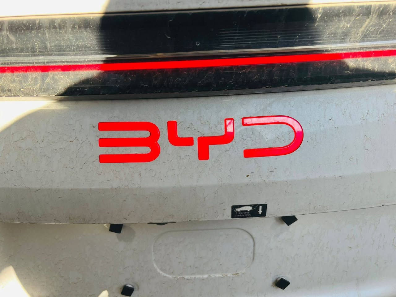 🎁ا   BYD Song L موديل 2025 🔋🎄
سيارة تجمع بين الفخامة، الأداء، والتكنولوجيا المتطورة 

✨ أهم المواصفات: 
محرك هايبرد 1500 سي سي بقوة عالية واقتصادية بالاستهلاك ⚙️
نظام DM-i الذكي من BYD لتوفير الوقود وأداء سلس بين البنزين والكهرباء ⚡
شاشة وسطية ضخمة مع نظام ذكي متكامل 🎛️
نظام الركن الذاتي ✨
كاميرات 360° مع حساسات أمامية وخلفية 🔁
إضاءة LED أمامية وخلفية بتصميم عصري ممتد 💡
مقاعد جلد فاخرة 🔥
فتحة بانورامية 🌤️
نظام دخول وتشغيل بدون مفتاح 🚪
تصميم خلفي مميز يحمل هوية BYD الجديدة ✨
سيارة تلبي كل التوقعات من حيث الأداء، الرفاهية، والتكنولوجيا الحديثة 💪

💰 السعر  عند الاتصال 
***********
***********
