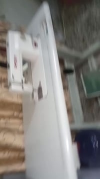 مكينة خياطة • للبيع • أجهزة منزلية