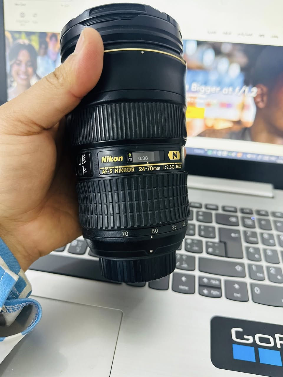 عدسة AF-S NIKKOR 24-70mm 1:2.8G ED نيكون  نظيفة  ومابيها اي مشكلة والي محدد عليه بلاحمر كسر الاطار ماأثر عليها من الخارج  عنواني ناصرية مركز 

اتصال او وتساب  *********** 

السعر 500 وبيها مجال للشراي
