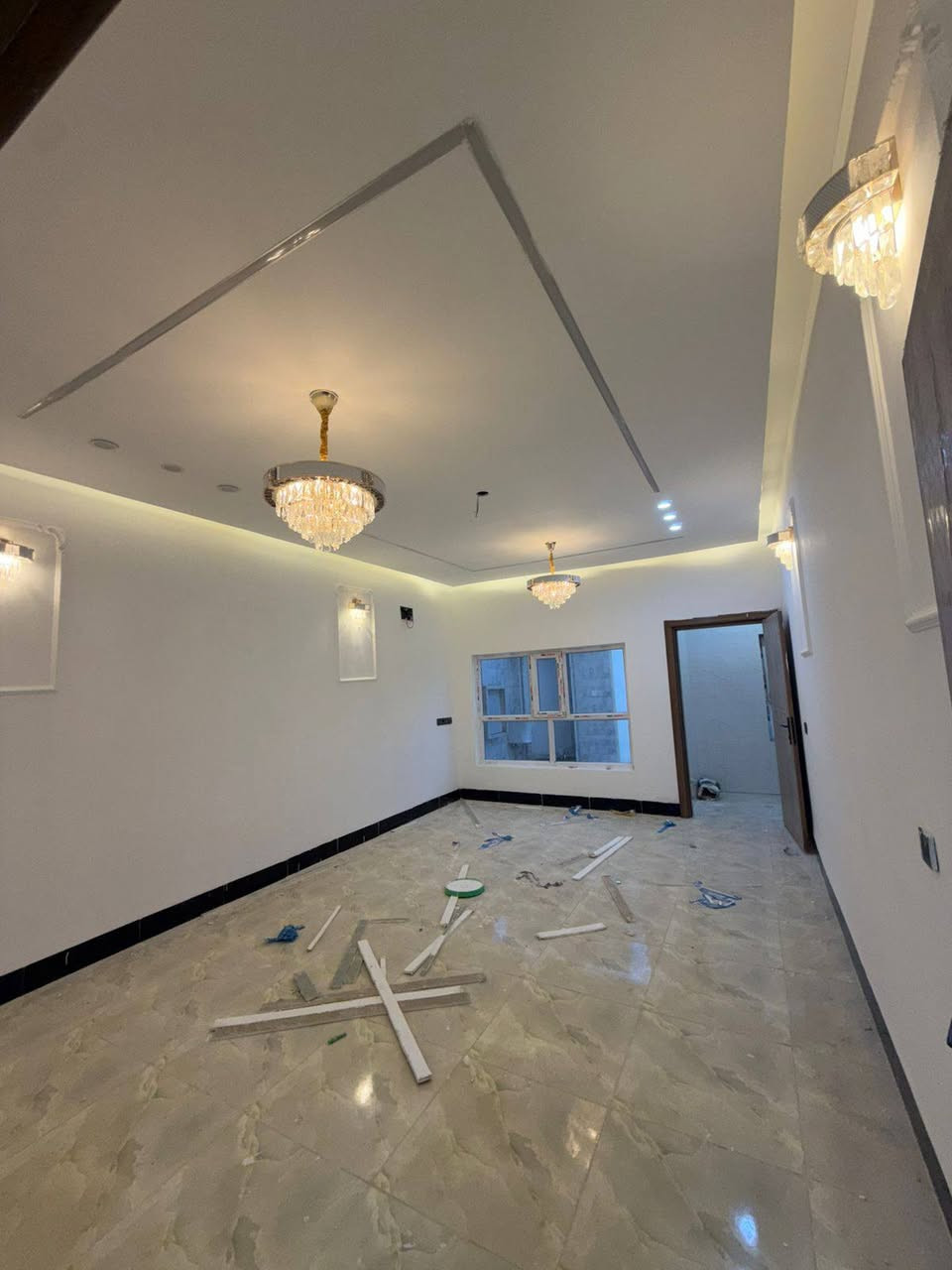 #🏡_بيت_للبيع
#📍_مجمع_سما_تكريت
#🏠_طابق_واحد
#📐_المساحة_200_متر
#🛣_شارع_15

#✨_مواصفات_البيت
#▪️_عدد_الغرف_2
#▪️_مبدّل_سيراميك_الأرضيات_بالكامل
#▪️_نقش_مغربي_لغرفة_الاستقبال
#▪️_الكهربائيات_مبدّلة
#▪️_الأبواب_مبدّلة
#✅_البيت_مرتب_وجاهز_للسكن

#📞_رقم_الاتصال : ‏‪***********‬‏
***********
