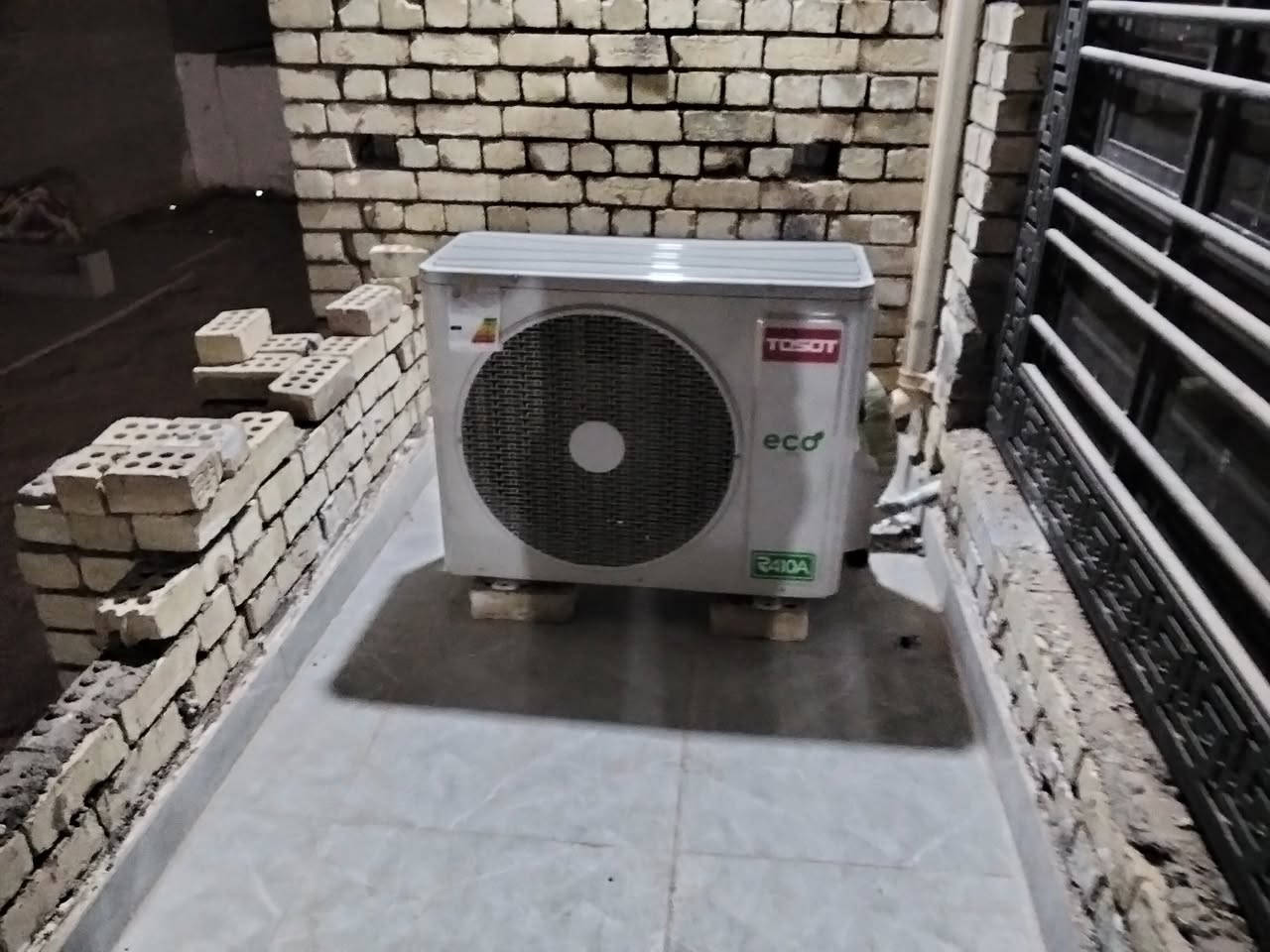 هل التبريد ضعيف؟
السبلت يتجمد؟
يصدر صوت أو يطفى وحده؟

📣 لا تشيل هم!
أنا [فني تبريد وتكييف محترف] بخبرة عالية في:

✅ صيانة وتنظيف جميع أنواع السبلتات
✅ تعبئة فريون (غاز R410a - R22)
✅ كشف أعطال إلكترونية وميكانيكية
✅ تبديل كمبريسر – كارت – مروحة
✅ نقل وتثبيت الوحدات الداخلية والخارجية

🔍 دقة بالتشخيص – وضمان في العمل – أسعار مناسبة
🛠️ الخدمة تشمل جميع مناطق [بغداد]

📞 للحجز أو الاستفسار: ***********
📱 [رقم الهاتف]  ***********
📍 واتساب / اتصال مباشر
