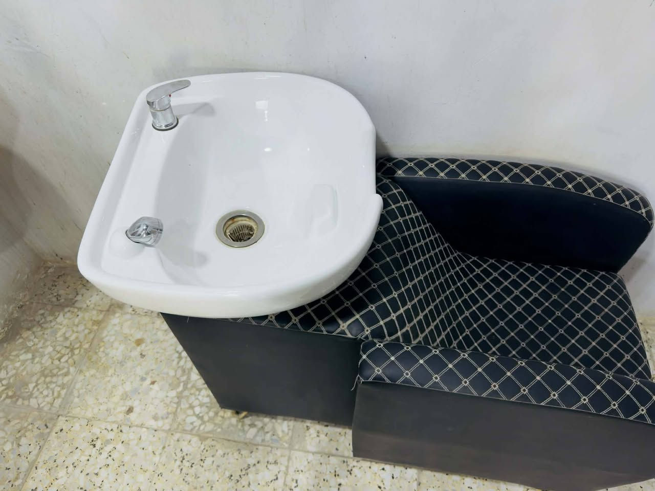 اغراض صالون  للبيع /مكاني النجف
***********
